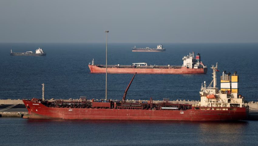 হরমুজ পার হলেই টোল গুণতে হবে ২৪ কোটি টাকা 