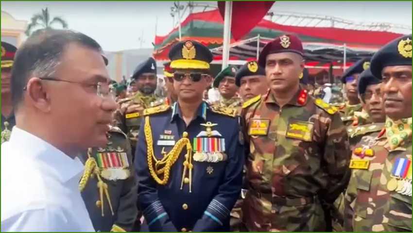কুচকাওয়াজ শেষে সশস্ত্র বাহিনী সদস্যদের শুভেচ্ছা জানালেন প্রধানমন্ত্রী