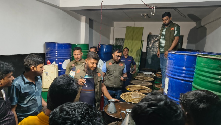  ৮ ঘন্টার ব্যবধানে পৃথক দুই স্থানে ৬১৭৫ লিটার ডিজেল জব্দ, আটক ২