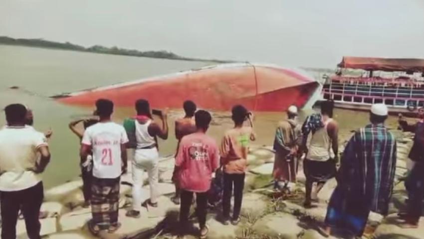 চরমোনাই ঘাটে লঞ্চডুবি