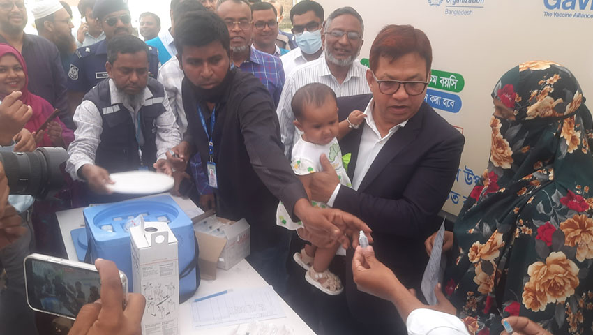পাবনায় হাম প্রতিরোধে জরুরি টিকাদান শুরু