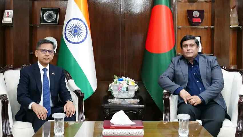 প্রতিরক্ষা উপদেষ্টার সঙ্গে ভারতীয় হাইকমিশনারের সাক্ষাৎ