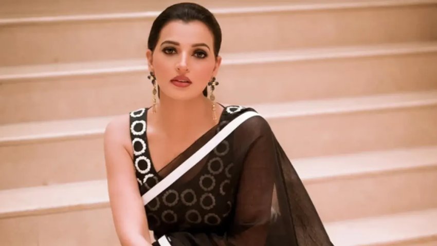 সিনেমা ছেড়ে রাজনীতিতে বর্ষা, ফের বললেন জলিল 
