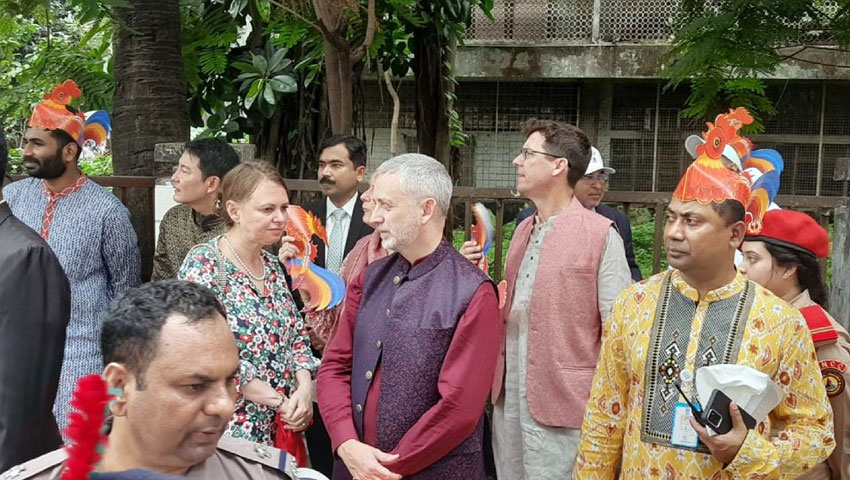 নববর্ষের আনন্দে সামিল বিদেশি কূটনীতিকরা
