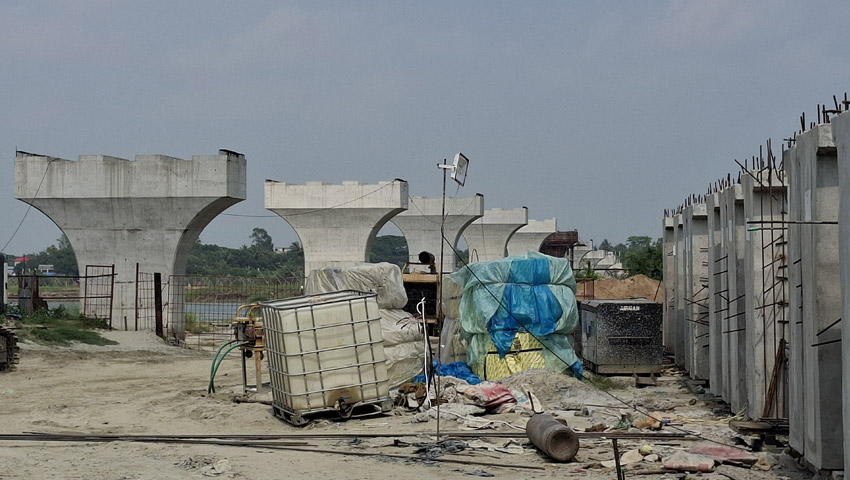 চাঁদার দাবিতে সেতুর নির্মাণ কাজ বন্ধের অভিযোগ