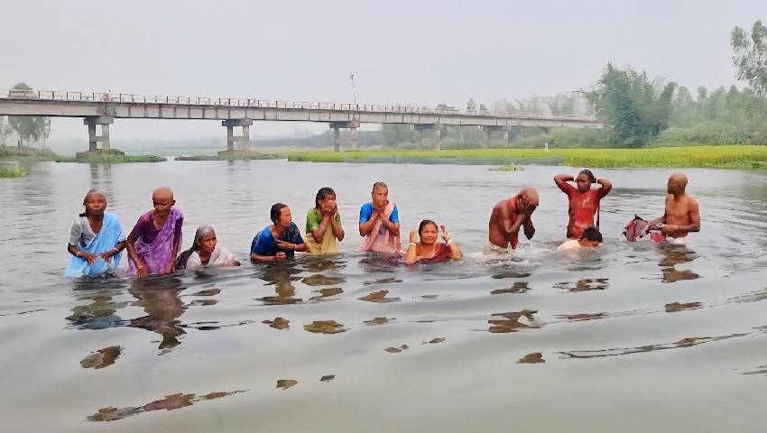 পীরগঞ্জে শত শত পুণ্যার্থীর অংশগ্রহণে গঙ্গাস্নান