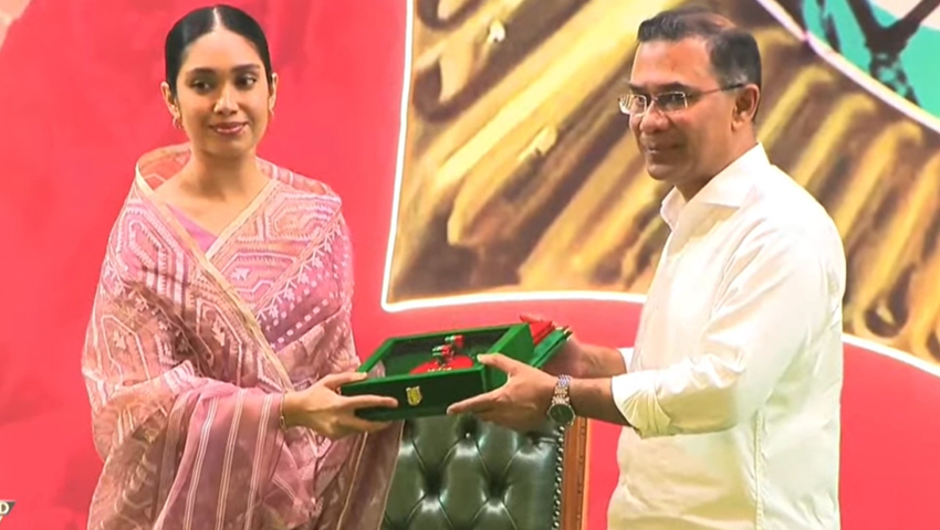 খালেদা জিয়ার স্বাধীনতা পুরস্কার গ্রহণ করলেন নাতনি জাইমা রহমান