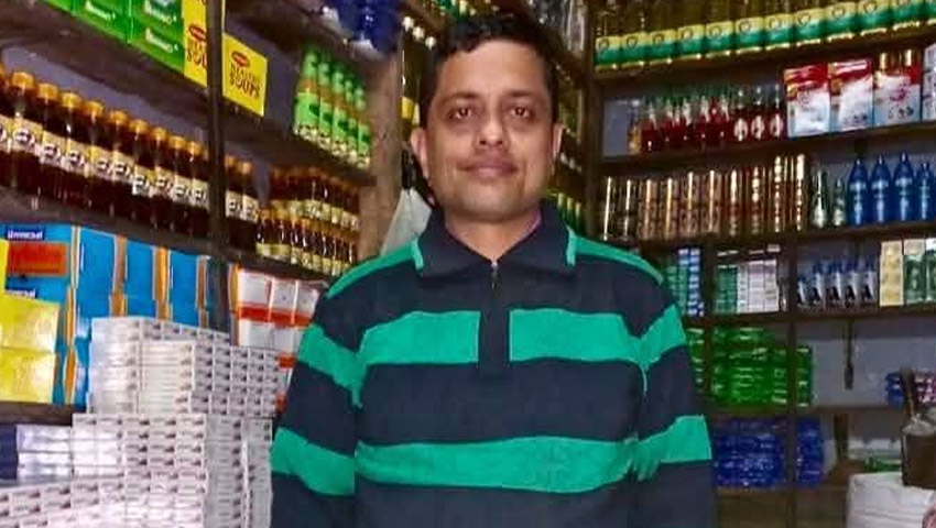 নেশার টাকা না পেয়ে দোকানিকে ছুরিকাঘাতে হত্যা, ঘাতক আটক