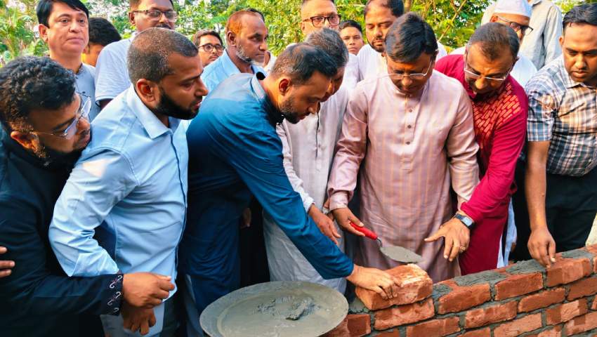 শাহবাগের সেই অসহায় গোলাপিকে নতুন বাড়ি দিলেন প্রধানমন্ত্রী