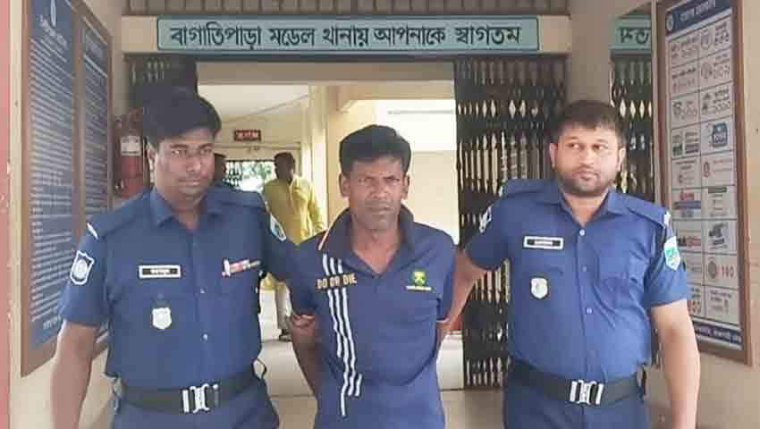 বাবা-মা বাইরে গেলে ঘরে ঢুকে স্কুলছাত্রীকে ধর্ষণের চেষ্টা, গ্রেফতার ১