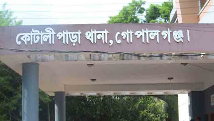 ডাকাতি করে চলে যাওয়ার সময় আটক ৪