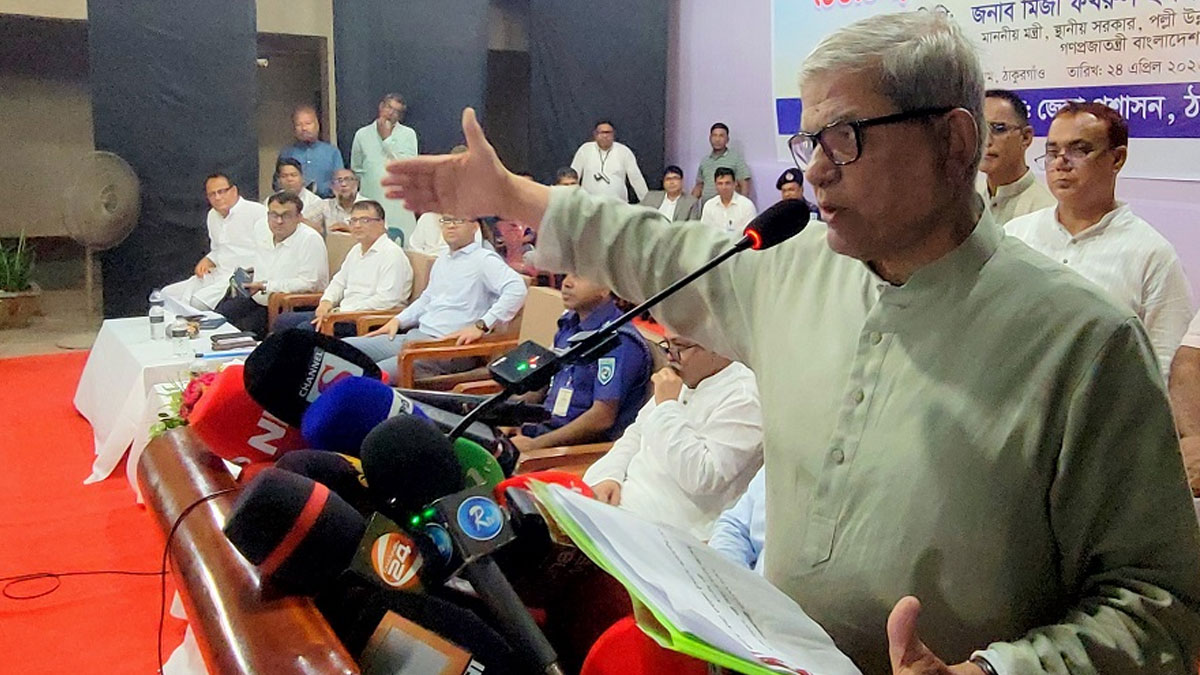 দেশে তেলের সংকট নেই, সৃষ্টি করা হয়েছে : স্থানীয় সরকারমন্ত্রী