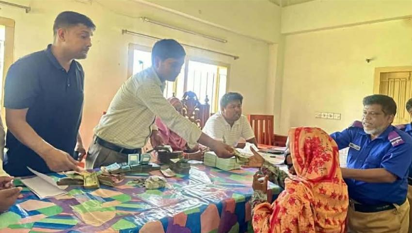 চাল আত্মসাতের ঘটনায় ২৪৭ নারী পেলেন দ্বিগুণ অর্থ ফেরত