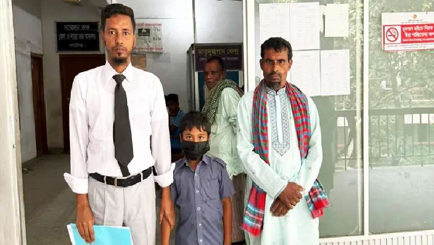 সাত বছরের শিশুকে ২১ বছর দেখিয়ে মামলা