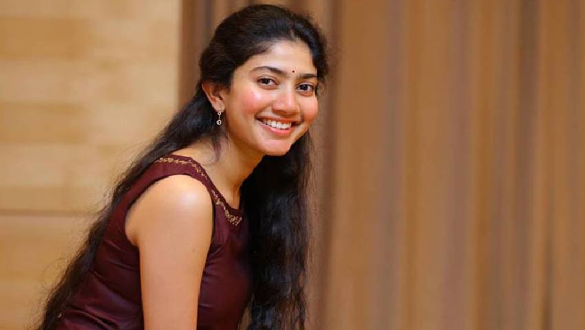 সীতা চরিত্রে বিতর্কিত সাই পল্লবী