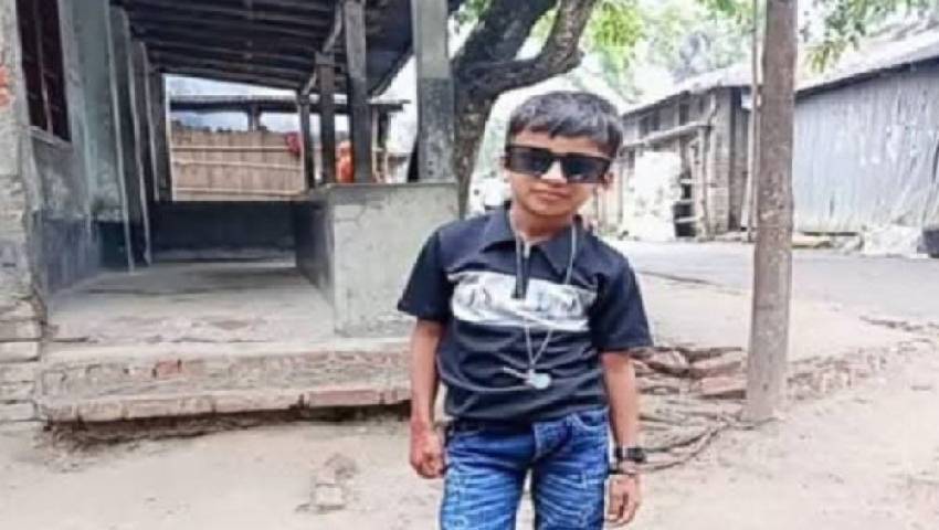 বাবাকে বাঁচাতে গিয়ে প্রাণ গেল একমাত্র সন্তানের