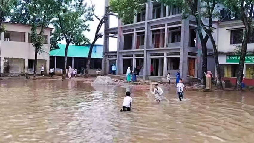 বিদ্যালয় মাঠে হাঁটুপানি ভোগান্তিতে শিক্ষার্থীরা