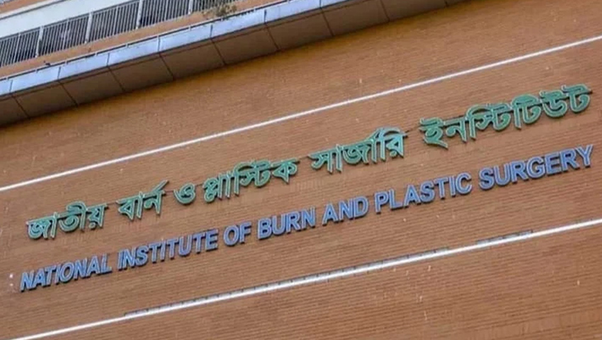 ডেমরায় কারখানায় আগুন, ফায়ার ফাইটারসহ দগ্ধ ২