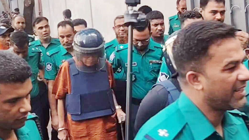 ২ ঘণ্টা পর আদালতে আসলেন সাবেক মন্ত্রী কামরুল