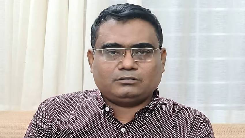দুদকের হাতে গ্রেফতার প্রকল্প বাস্তবায়ন কর্মকর্তা 