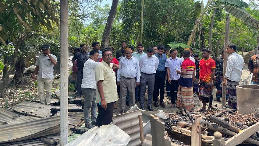 ‎নেশা ও জুয়া খেলার টাকা না পেয়ে নিজ বাড়িতে আগুন