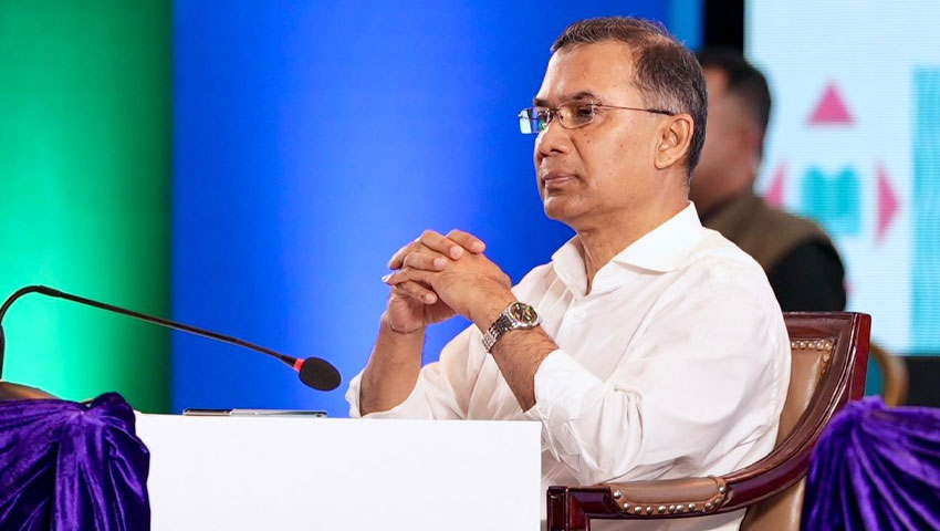কর্মকর্তাদের সেবার মাধ্যমে জনগণ যেন রাষ্ট্রের মালিকানা অনুভব করেন : প্রধানমন্ত্রী