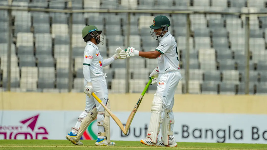 ৩০০ ছাড়িয়ে প্রথম দিন শেষ বাংলাদেশের