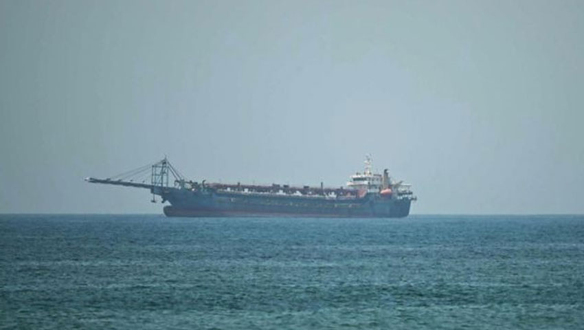 কাতারের জলসীমায় কার্গো জাহাজে হামলা