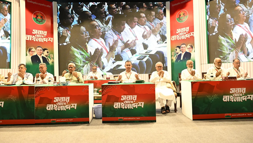 প্রধানমন্ত্রীর কাঠগড়ায় মন্ত্রীরা