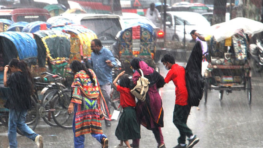তিন বিভাগে তীব্র বজ্রপাতসহ বৃষ্টির আশঙ্কা 
