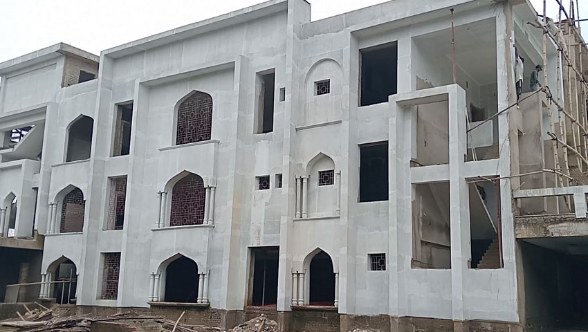  মডেল মসজিদ নির্মাণে নিম্নমানের সামগ্রী ব্যবহার ও দীর্ঘসূত্রিতা