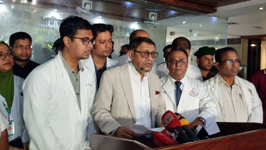 গ্যাস বিস্ফোরণে দগ্ধদের দেখতে বার্ন ইনস্টিটিউটে স্বাস্থ্যমন্ত্রী