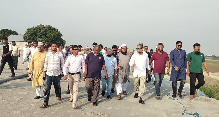 রাতের অন্ধকারে বালু ফেলে ফসলি জমি ভরাট, স্থানীয় এমপির হুঁশিয়ারি