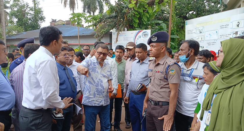 বরিশালে হাসপাতাল পরিদর্শনে স্বাস্থ্যমন্ত্রী।