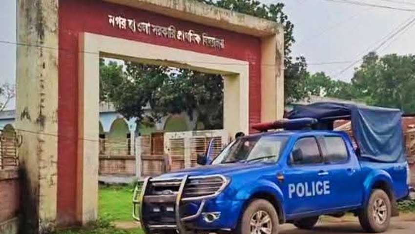 স্কুলের বারান্দায় বৃদ্ধ ভিক্ষুকের মরদেহ, ব্যাগে মিলল জীবনের সঞ্চয় ৭০ হাজার টাকা
