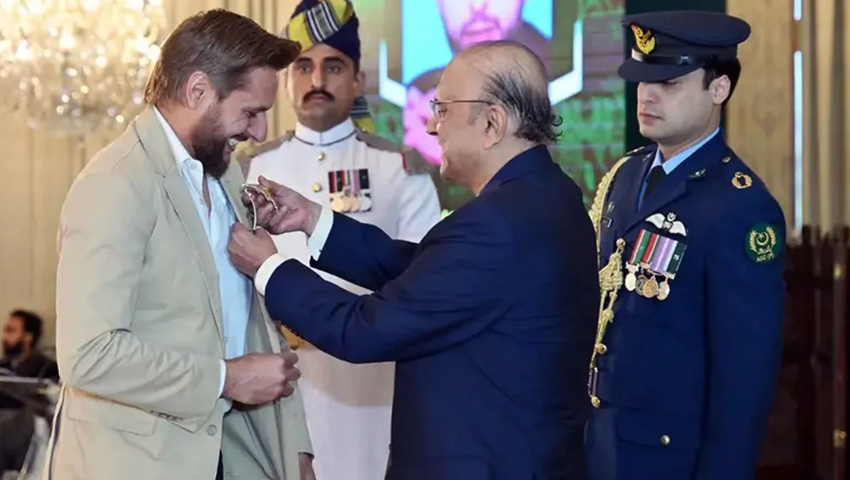 ‘হিলাল-ই-ইমতিয়াজ’-এ ভূষিত শহিদ আফ্রিদি