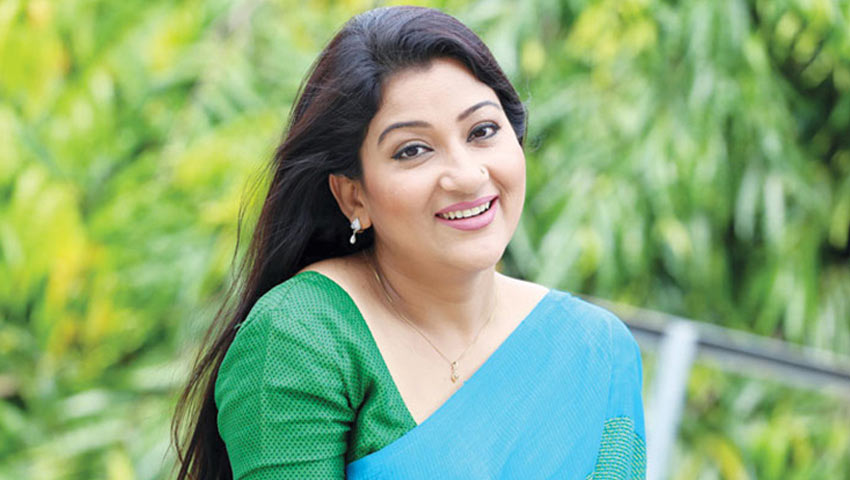 ঈদে দুই পর্দাতে  দীপা 