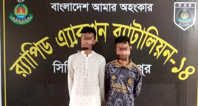 রেলের টিকিট কালোবাজারির কাছে মিলল ৯৬৩ সিম ও ১৪ মোবাইল