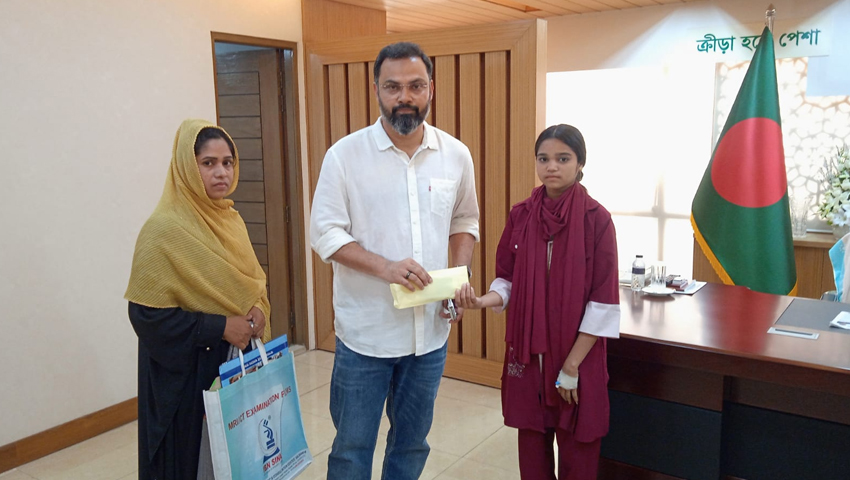 নতুন কুঁড়ির মিথিলাকে আর্থিক সহায়তা দিলেন ক্রীড়া প্রতিমন্ত্রী