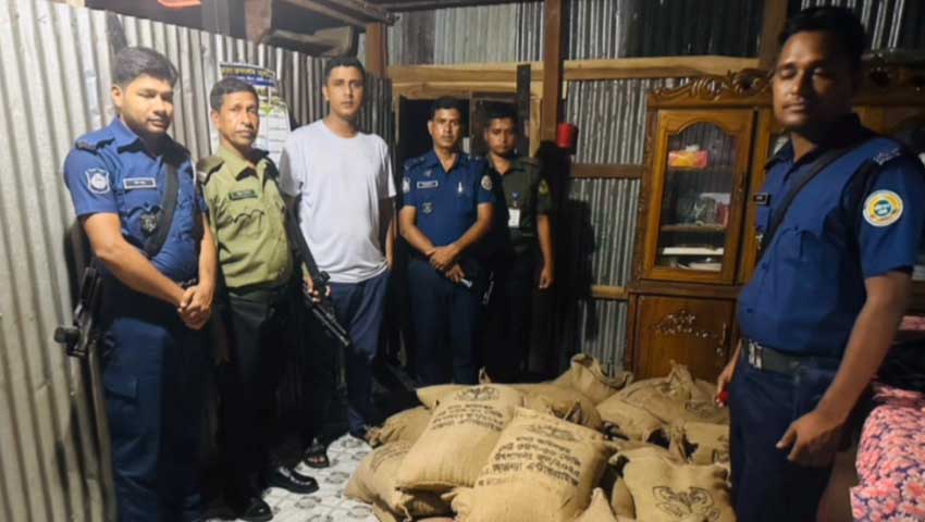 বসতবাড়ি থেকে জেলেদের সরকারি ৭৮০ কেজি চাল উদ্ধার