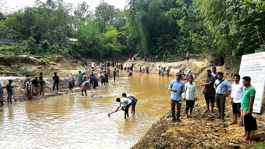মৎস্য ও কৃষিতে নতুন আশায় খনন চলছে হালদায়