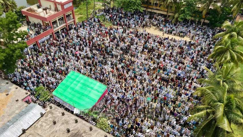 চার ভাইয়ের কফিন ঘিরে আহাজারি, শোকে কাঁদল রাঙ্গুনিয়া