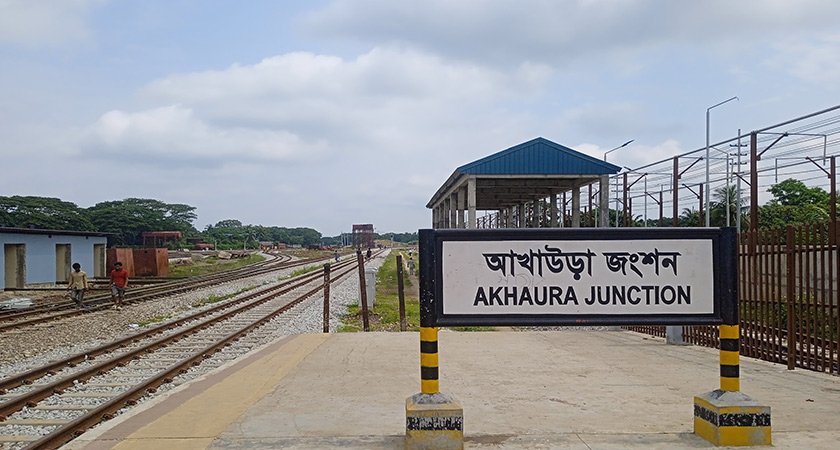 রেলের বিদ্যুৎ যেন হরিলুটের সম্পত্তি