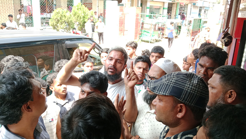 অভিযানে গিয়ে দোকানিদের হাতে অবরুদ্ধ ভোক্তা অধিকার কর্মকর্তারা