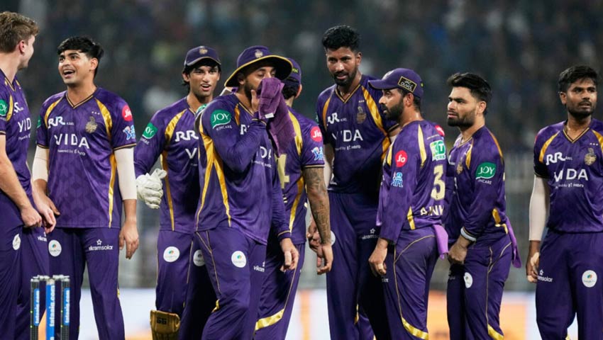 মুম্বাইকে হারিয়ে প্লে অফের আশা বাঁচিয়ে রাখল কলকাতা