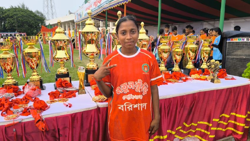 শ্রাবন্তীর পায়ের জাদুতে ‘নতুন কুঁড়ি’ ফুটবলে চ্যাম্পিয়ন বরিশাল