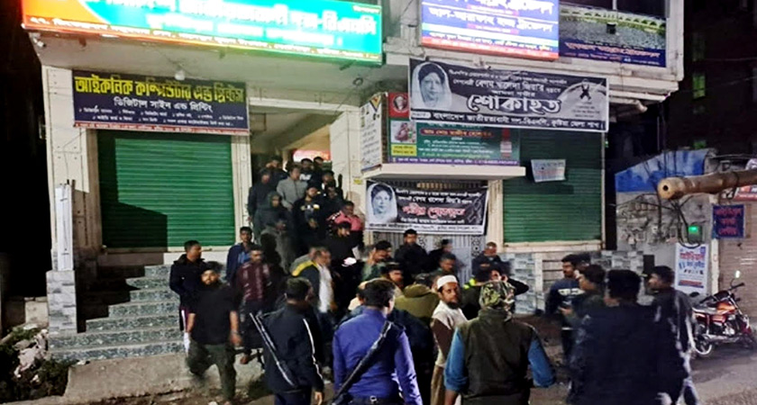 দৌলতপুর বিএনপির দুই গ্রুপের সংঘর্ষের জেরে একজন গুরুতর আহত