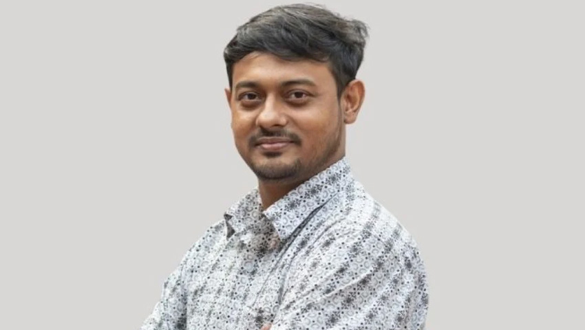 এক ঘণ্টায় তিন পোস্ট নাসীরুদ্দীন পাটোয়ারীর, থানায় অবরুদ্ধ