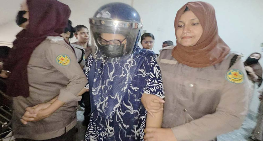 হত্যাচেষ্টা মামলায় শীর্ষ সন্ত্রাসী সুব্রত বাইনের মেয়ে খাদিজা গ্রেফতার