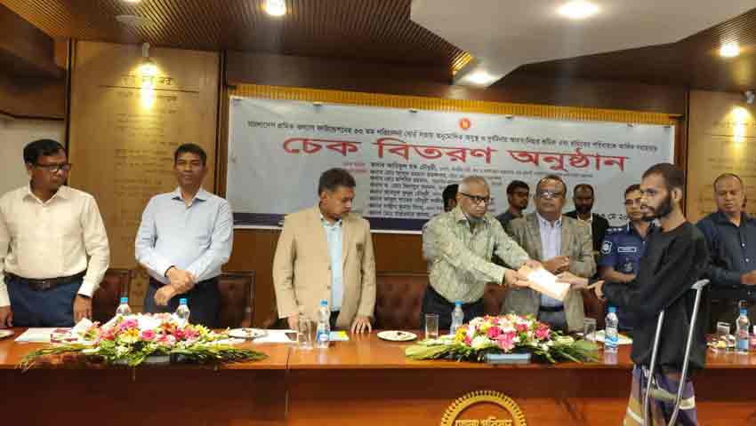 শ্রম আইন সংশোধনের উদ্যোগ নিয়েছে সরকার : শ্রমমন্ত্রী 
